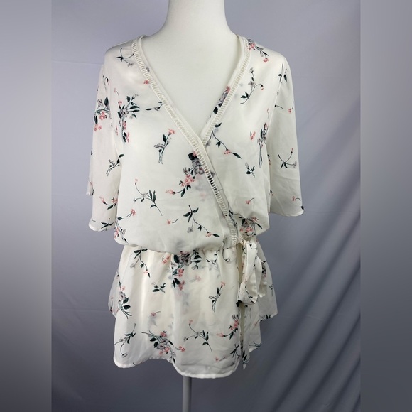 Sienna Sky white floral wrap waist V-neck blouse women’s size L - Picture 7 of 17
